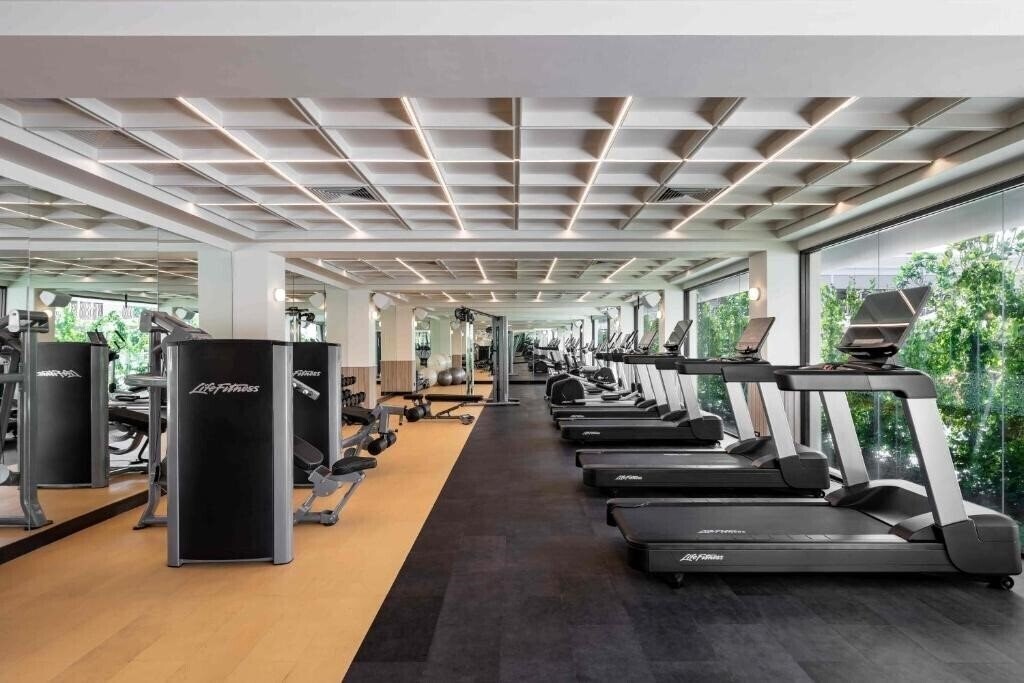 Изображение M Social Hotel Phuket 5*