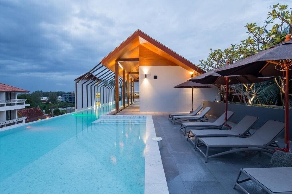 Отель Palmyrah Surin Beach 3*