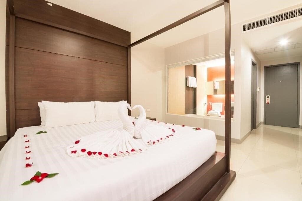 Картинка Alfresko Phuket Hotel 3*