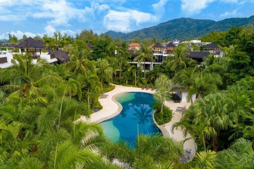 Отель Bangtao Beach Garden 4*