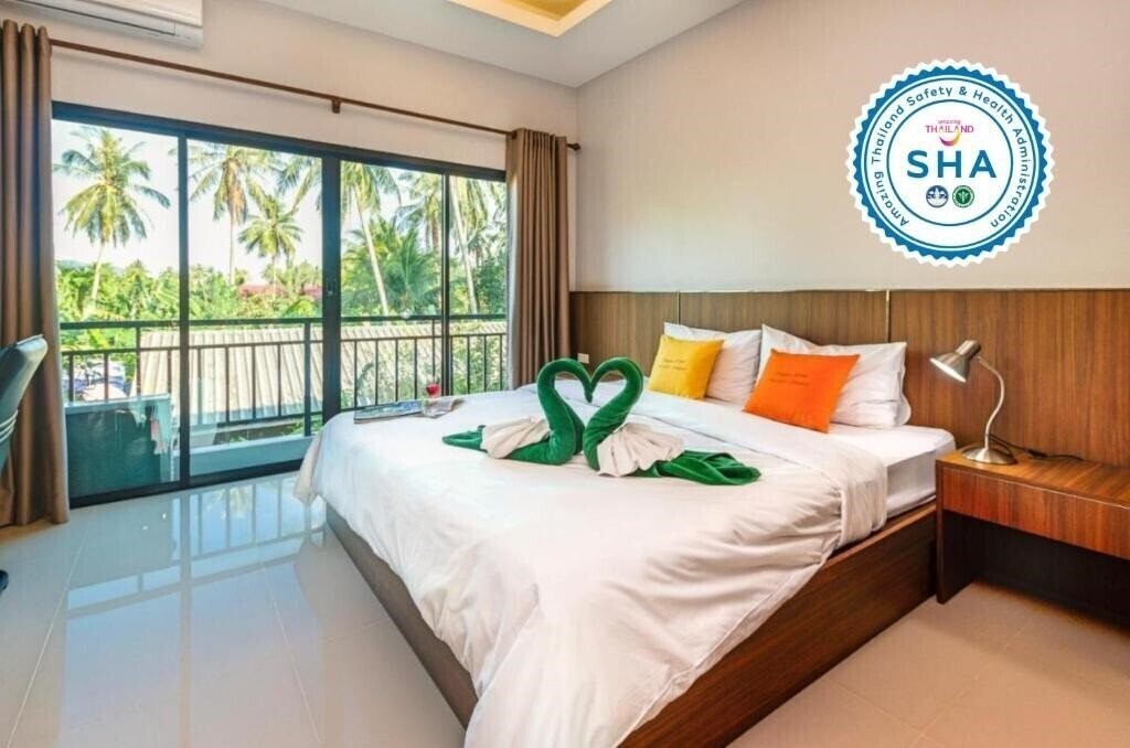 Отель Happy Eight Resort Phuket 3*