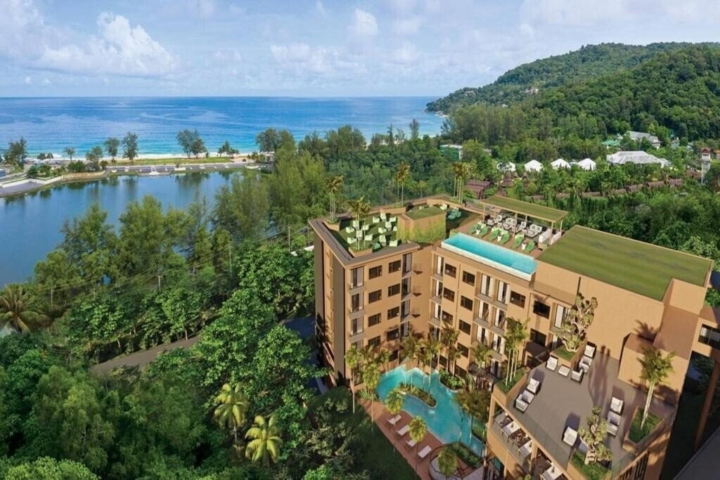 Фото The Proud Karon 4*