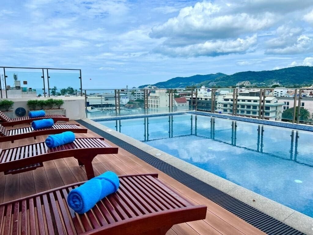 Отель Centro One Patong 3*