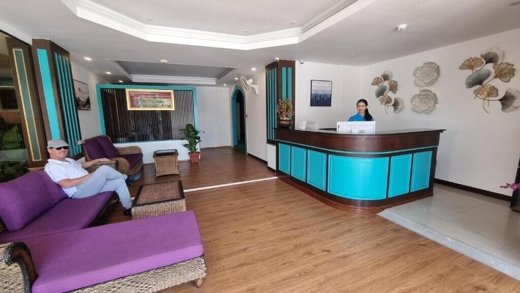 Фото Sereneburi Patong Hotel 3*