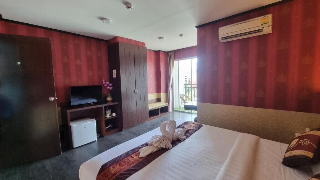 Картинка Sereneburi Patong Hotel 3*