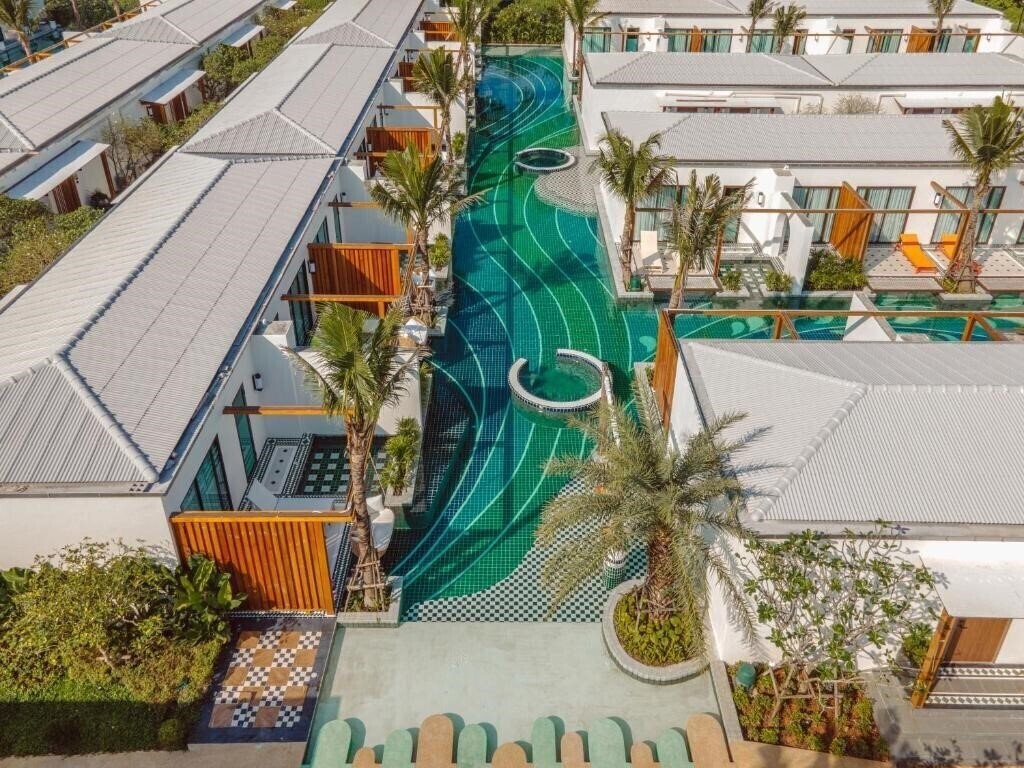 Отель Sugar Marina Resort Lagoon Villas Naiyangbeach 4*