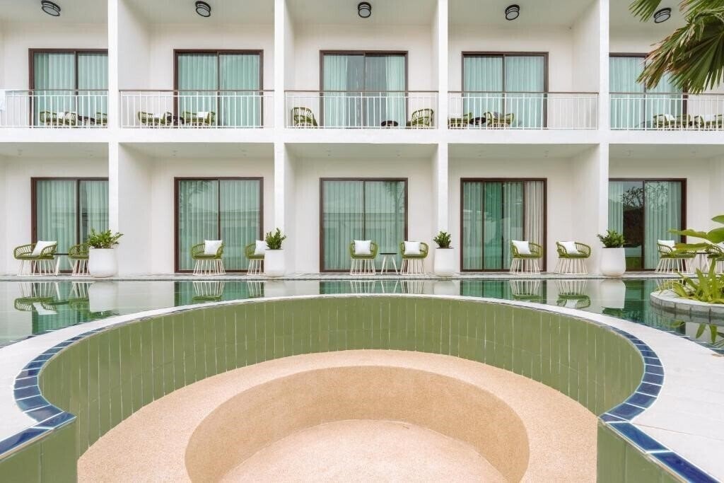 Изображение Sugar Marina Resort Lagoon Villas Naiyangbeach 4*