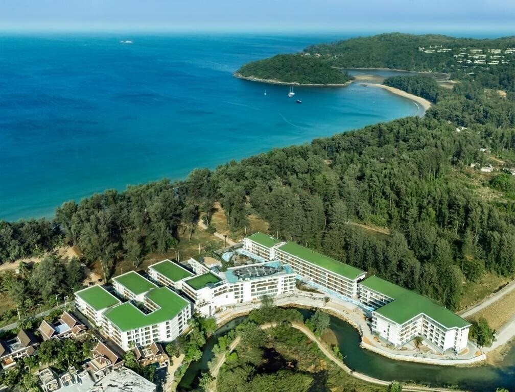 Отель Kora Beach Resort Phuket 5*