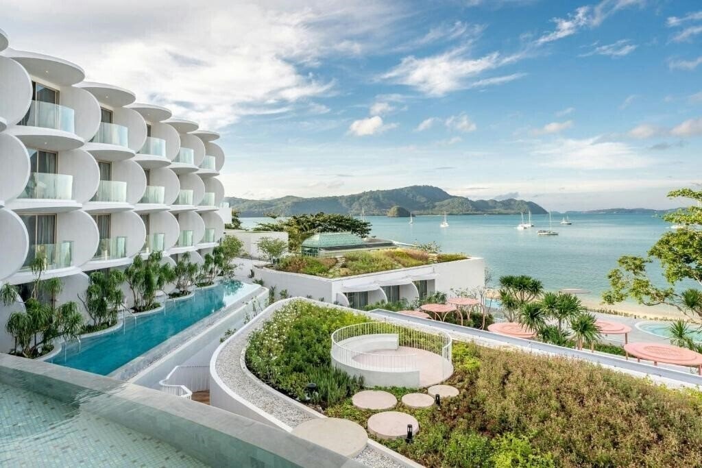 Отель Veranda Resort Phuket 5*