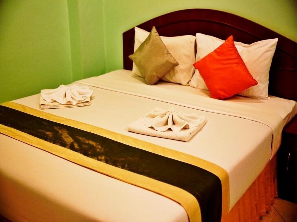 Отель Baan Ss Karon 3*