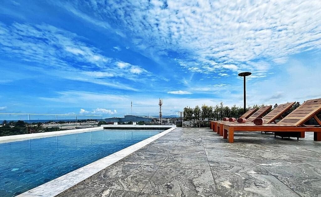 Изображение The Sixteenth Naiyang Beach Hotel 4*