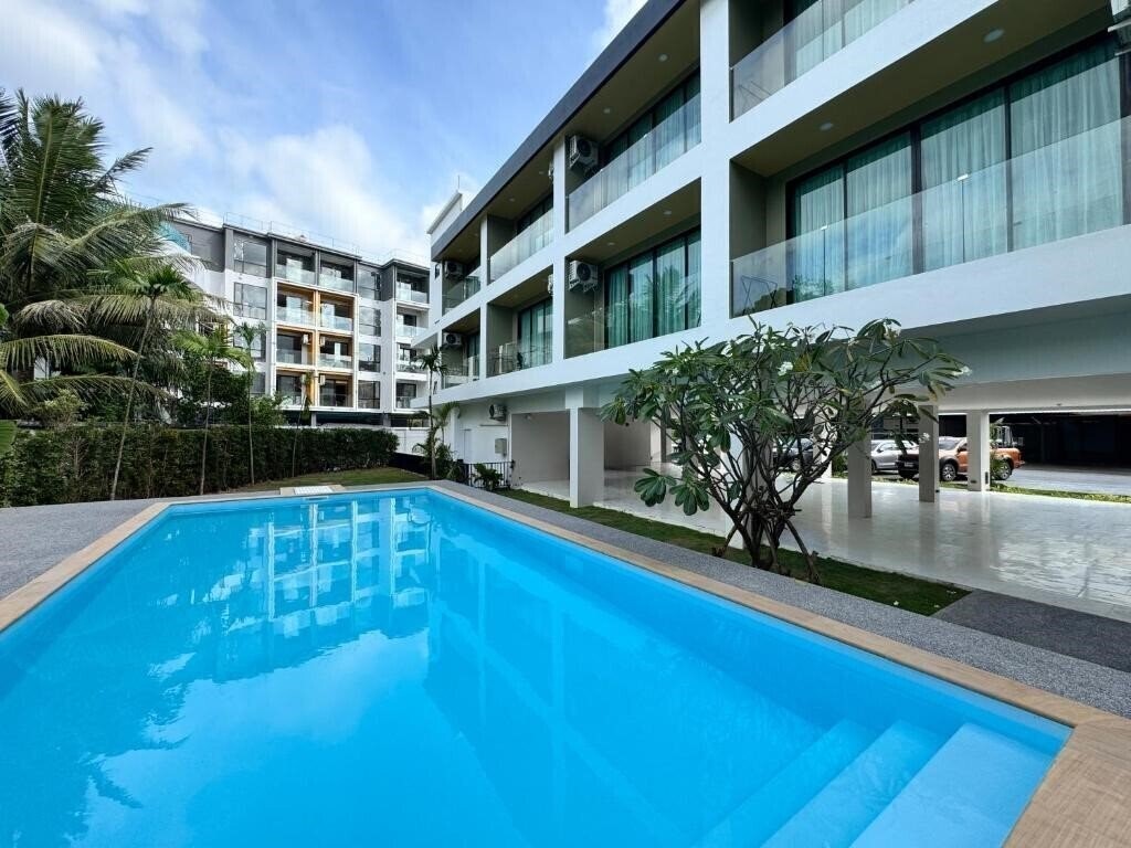 Отель Seaside Naithon Phuket 4*