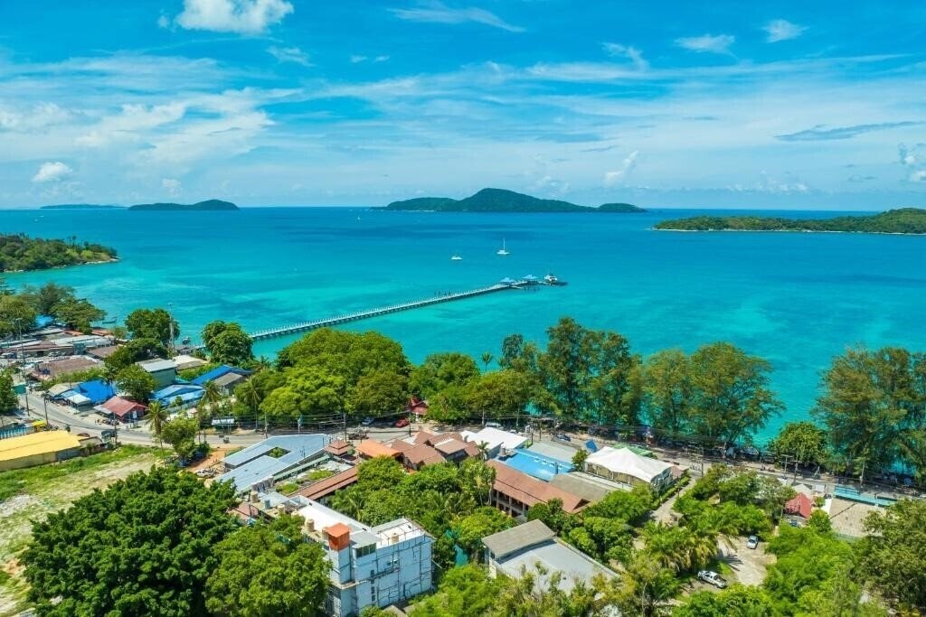 Отель Phuket Meet Holiday Hotel 4*