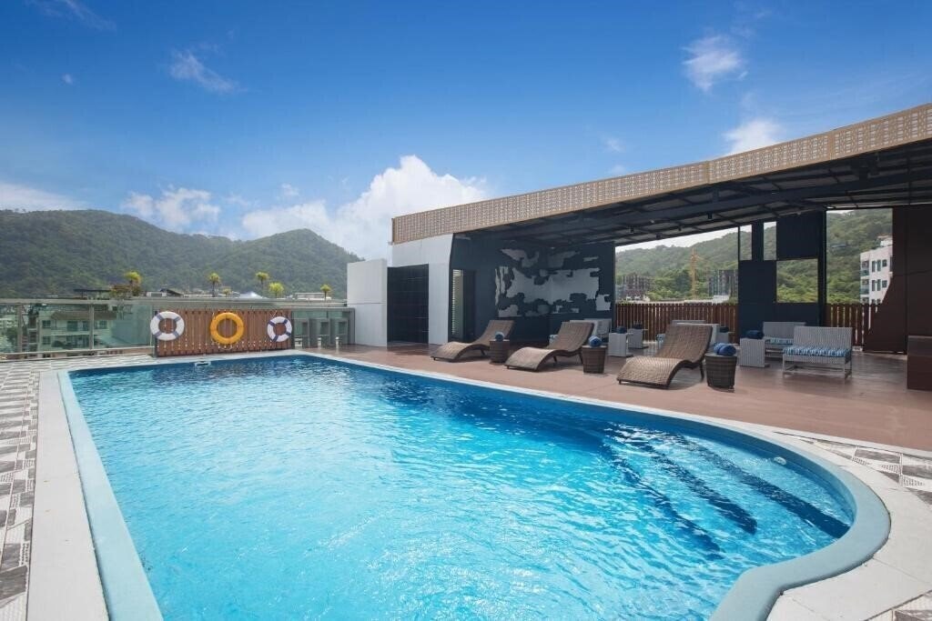 Отель Aspira Central Patong 4*