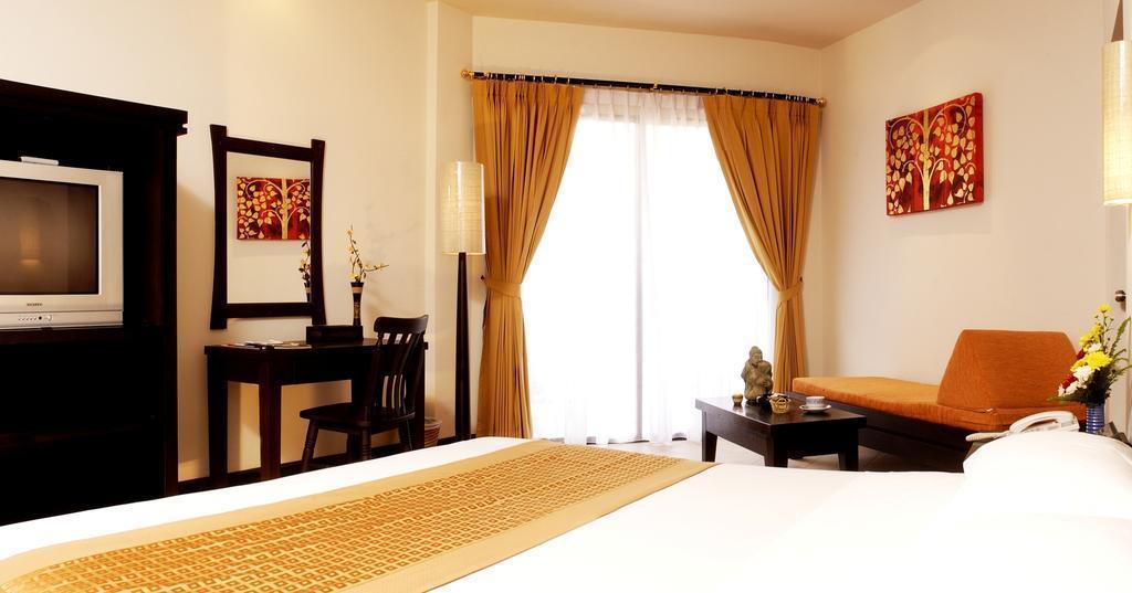 Отель Horizon Karon Beach 4*