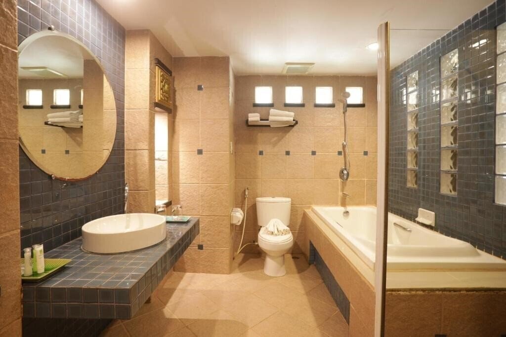 Картинка Woraburi Phuket Resort & SPA 3*