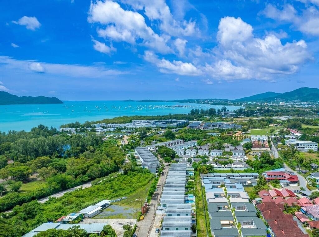 Отель Andaman Sea Best Pool Access & Villa 5*