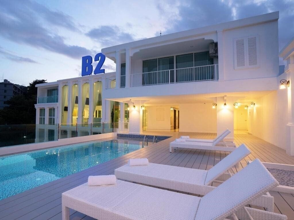 Отель B2 Phuket Premier Hotel 4*