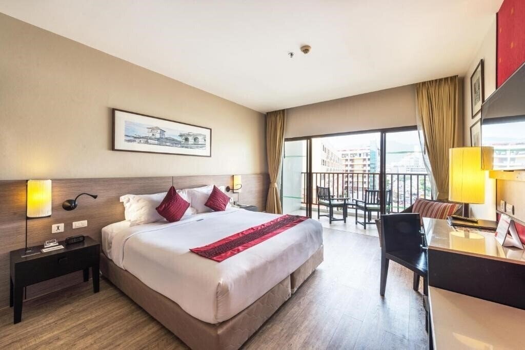 Картинка Deevana Plaza Phuket (ex. Mercure Phuket Deevana) 4*