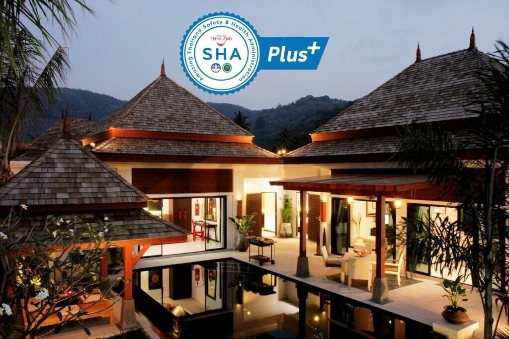 Отель The Bell Pool Villa & Resort 5*