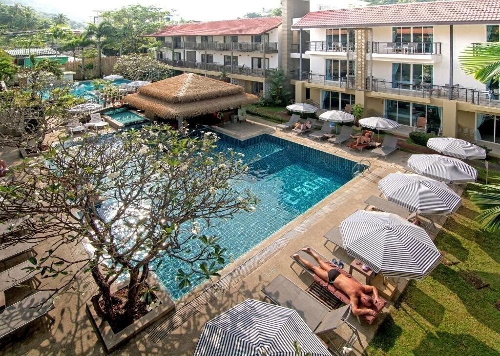 Отель Baan Karon Resort 3*