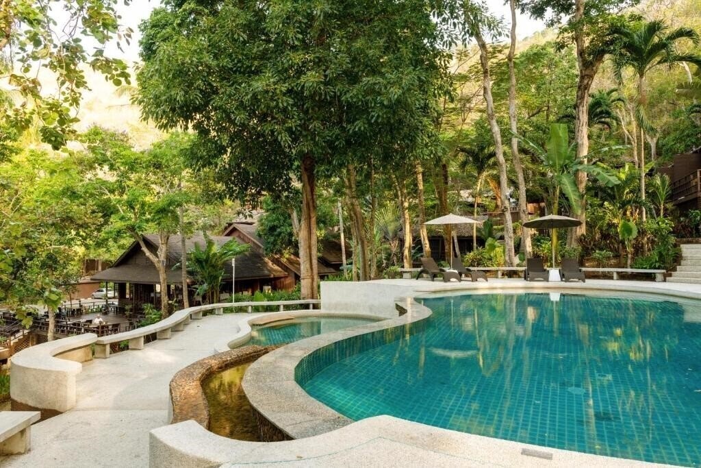 Отель Baan Krating Phuket 3*