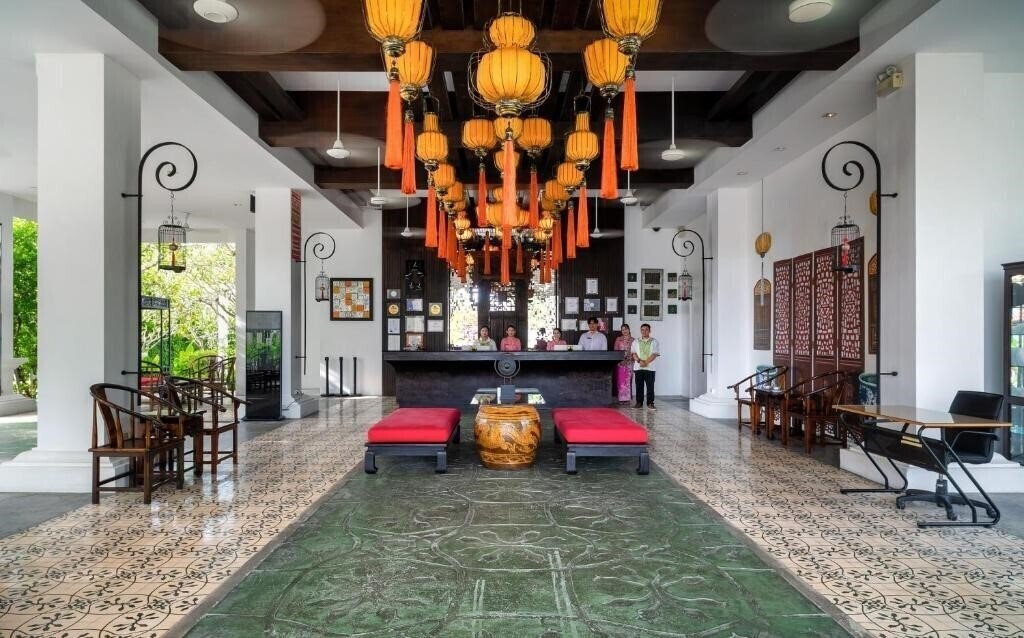 Фотография The Old Phuket - Karon Beach Resort 4*