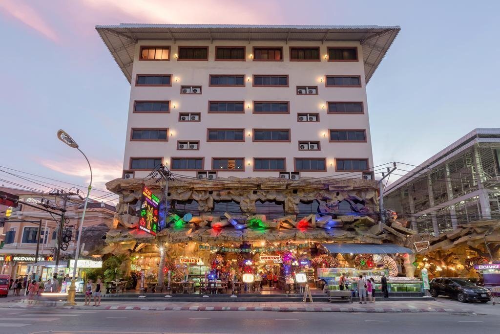 Отель Tiger Complex 3*