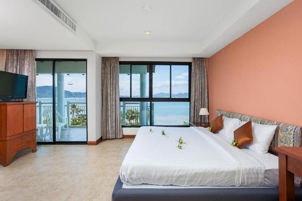 Фото By The Sea 3*