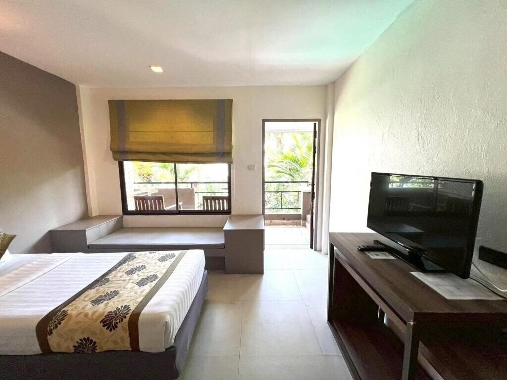 Изображение The Viridian Resort Patong 3*