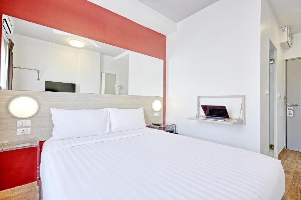 Фото Red Planet Patong (ex. TUNE HOTEL PATONG) 3*