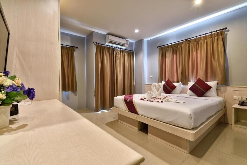 Отель 88 Hotel Phuket 3*