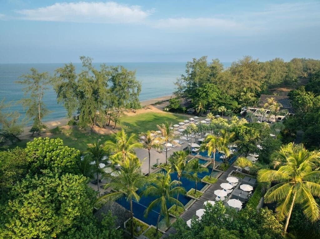 Отель Anantara Phuket Villas 5*