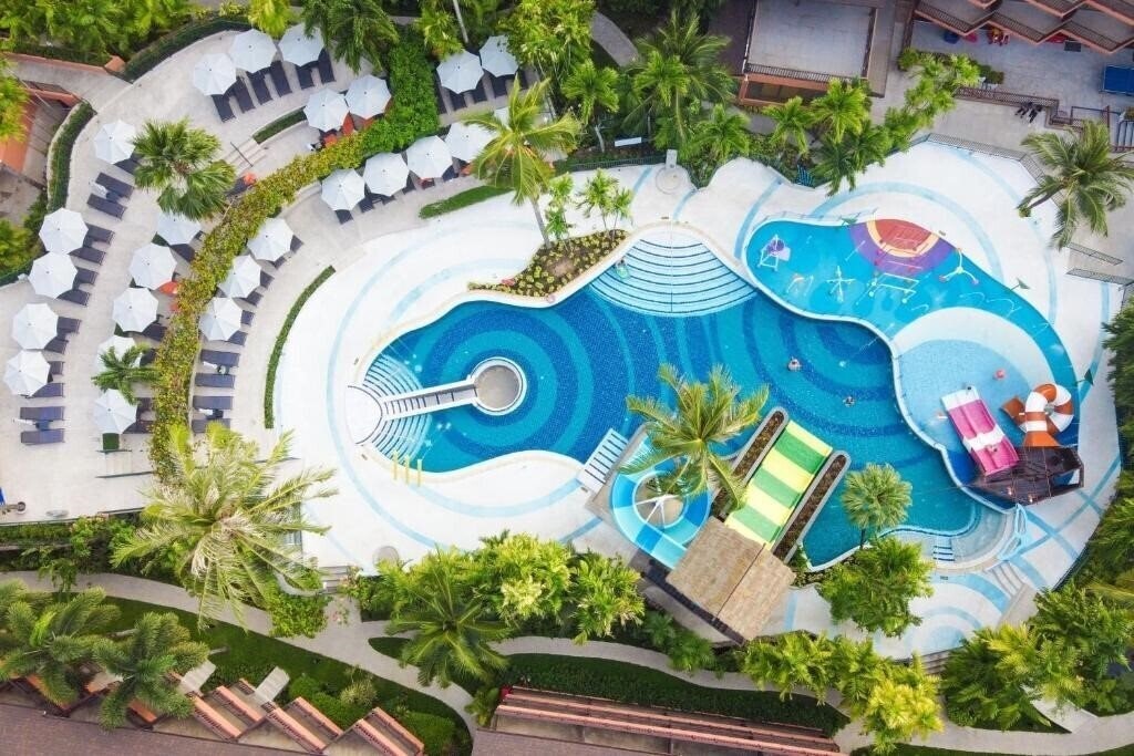 Отель Courtyard by Marriott Phuket, Patong Beach Resort 4*