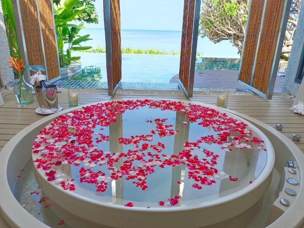 Фото Sareeraya Chaweng Beach 5*
