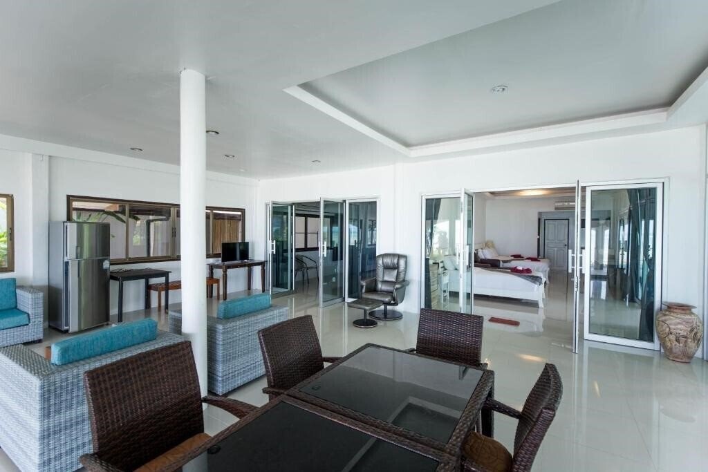Отель The Ocean Resort 3*