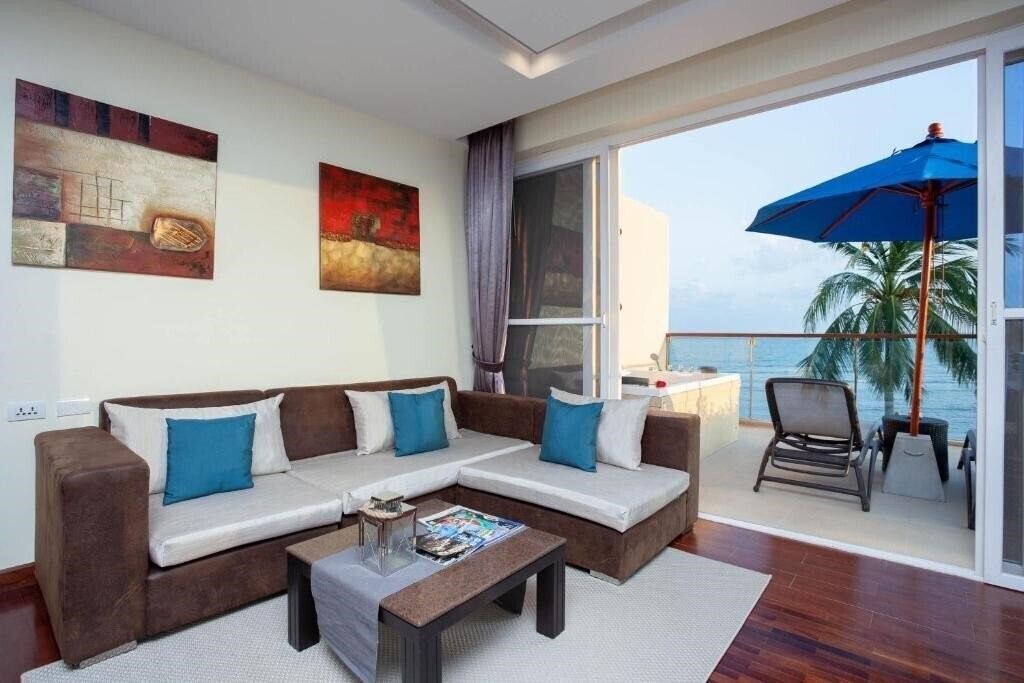 Картинка Royal Beach Boutique Resort & SPA 4*