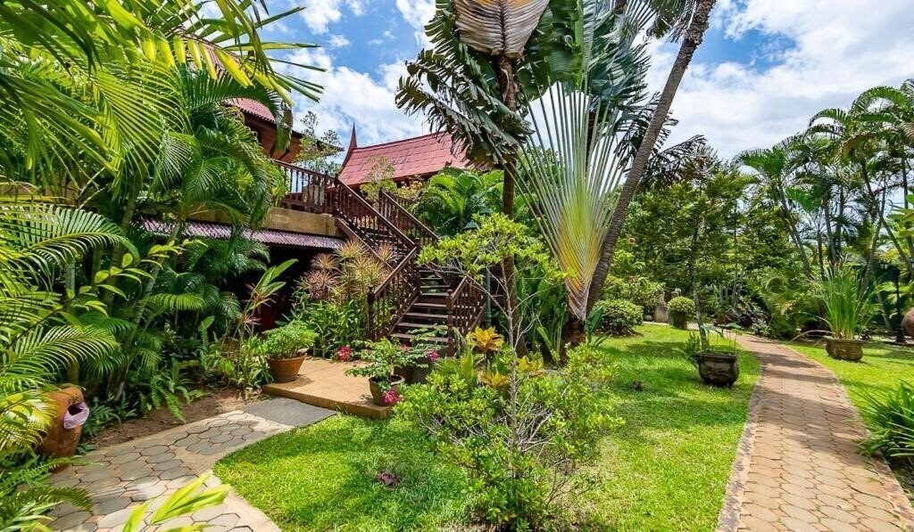 Отель Ban Kaew Villas 4*