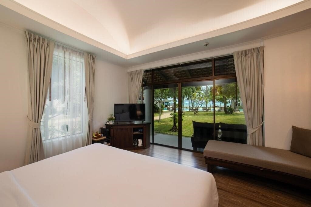 Изображение Celes Beachfront Resort 4*