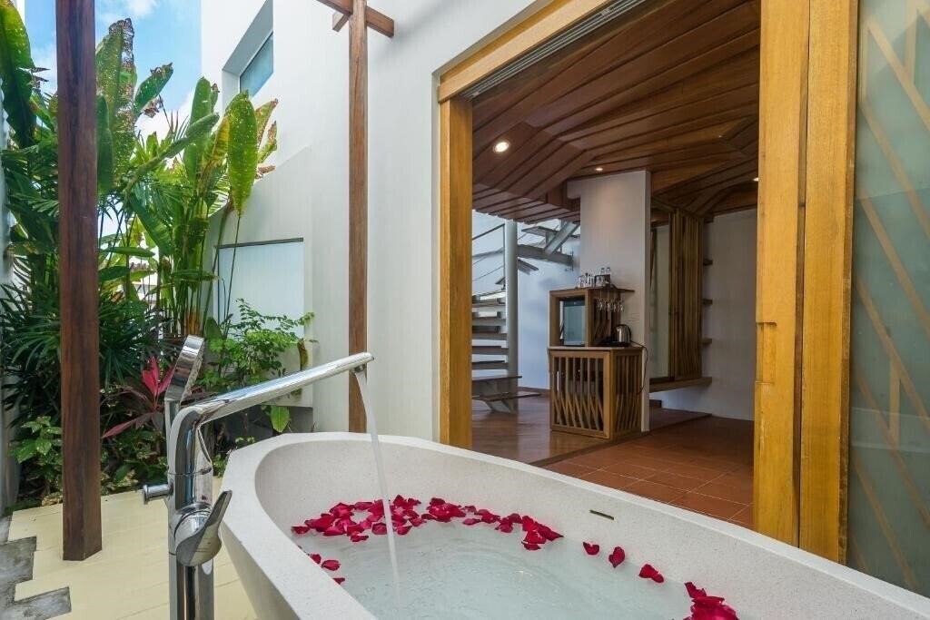 Фото White Sand Samui Resort 4*