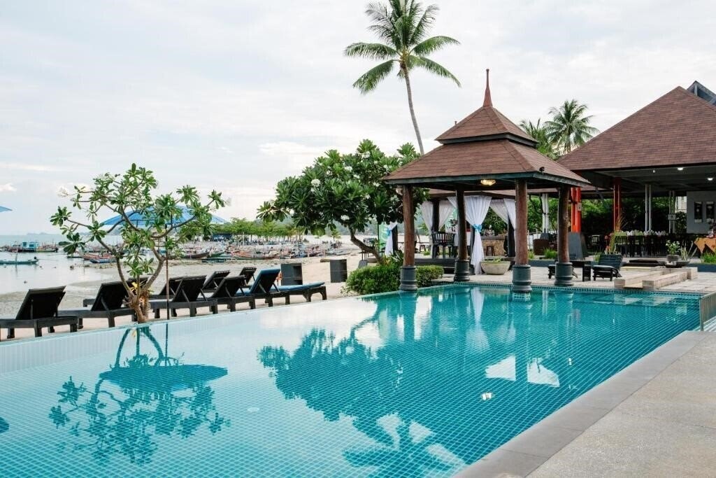 Отель Samaya Wellness Resort 4*