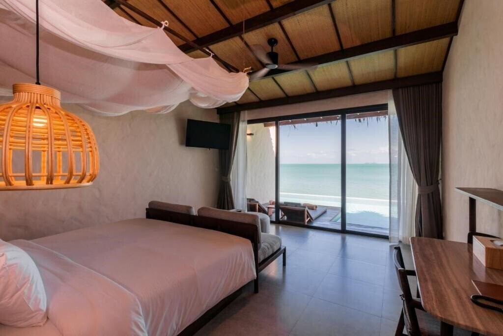 Отель The Flow Samui Beach Resort 3*