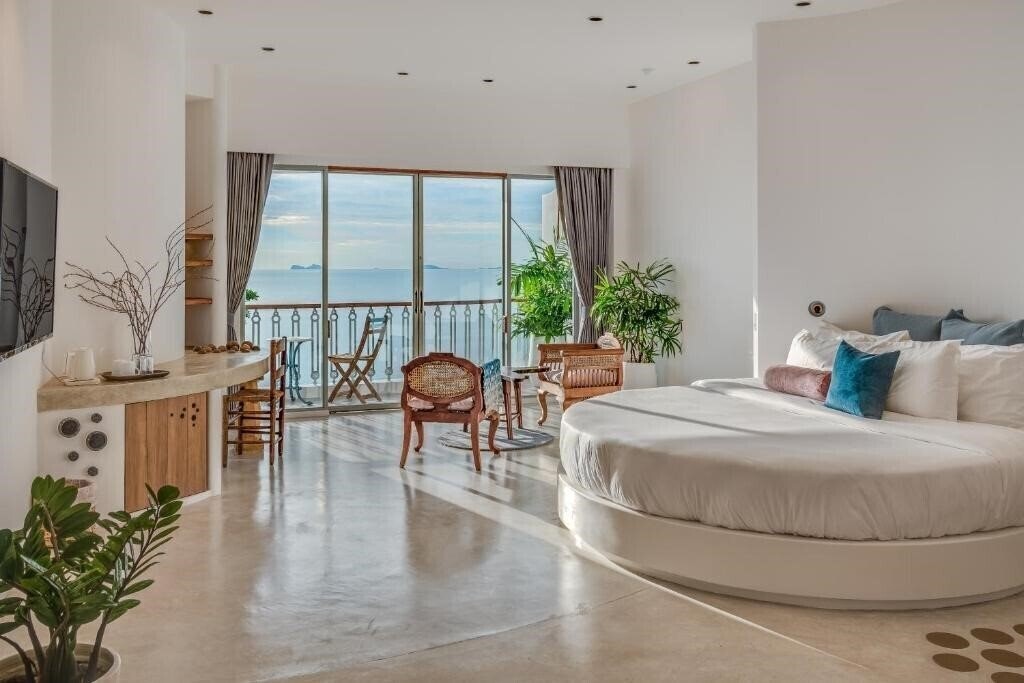 Отель Ampersand Resort 5*