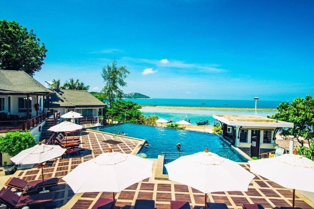 Отель Al's Laemson Resort 3*