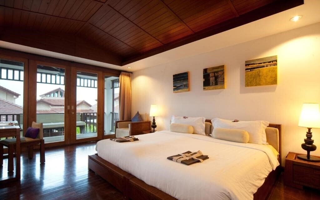 Фото The Sarann 4*