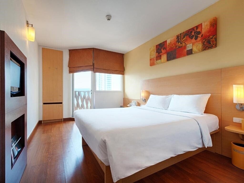 Фото Ibis Hotel Pattaya 3*