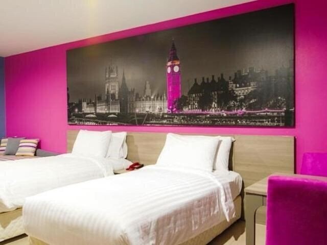 Фото R-Con Wong Amat Suite 3*