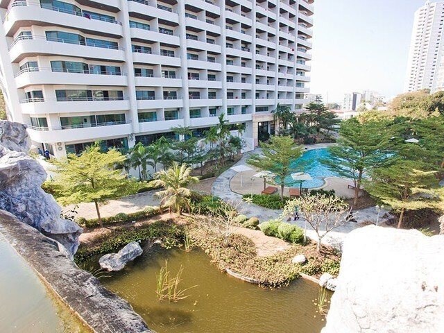 Отель R-Con Wong Amat Suite 3*