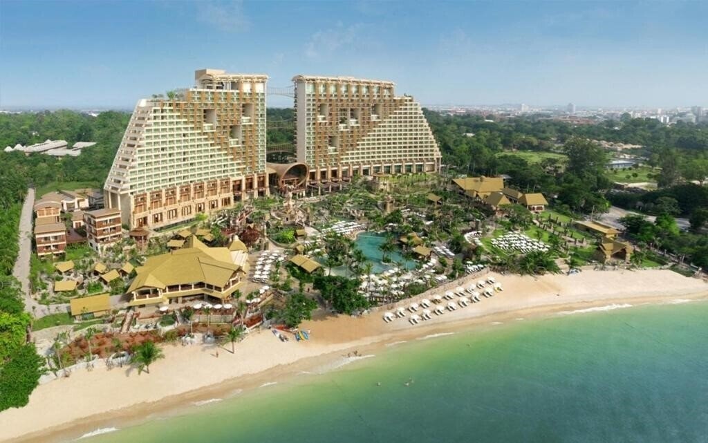 Отель Centara Grand Mirage Beach Resort 5*