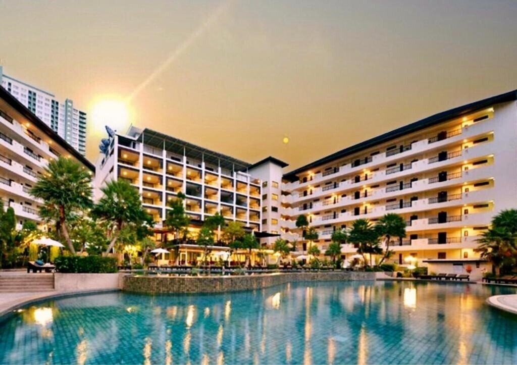Отель Wongamat Privacy Residence 3*